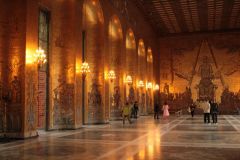 58 Золотой зал - в оформлении несколько миллионов кусочков золоченной мозаики