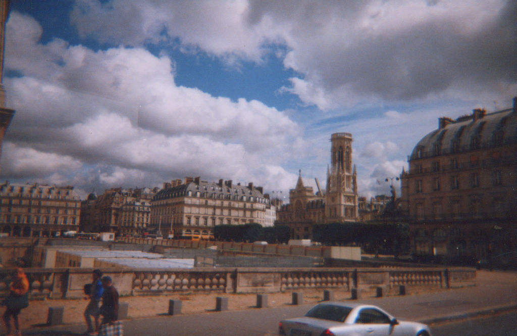 Париж. Колокольня Квазимодо (за Лувром)