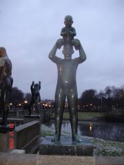 Норвегия. Осло. Фрогнер-парк с известными фигурами Густава Вигеланда
