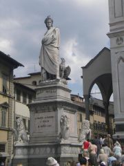 Флоренция.Памятник Данте у церкви Святого Креста.