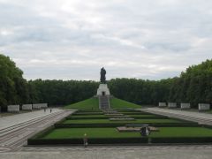 Памятник советскому солдату