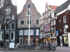 Амстердам: "Пляшущие домики" и, конечно же, велосипеды
