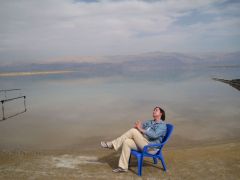 На берегу Мертвого моря (Израиль)