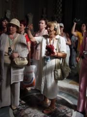 Анна Сандретти ведёт экскурсию по Ватикану. 2007г