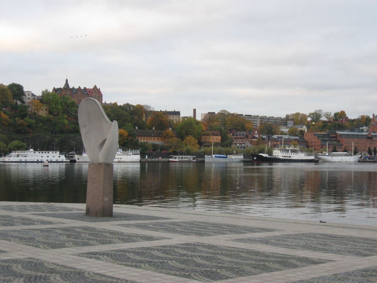 Памятник Солнечный Парус (Solar sail) Стокгольм.