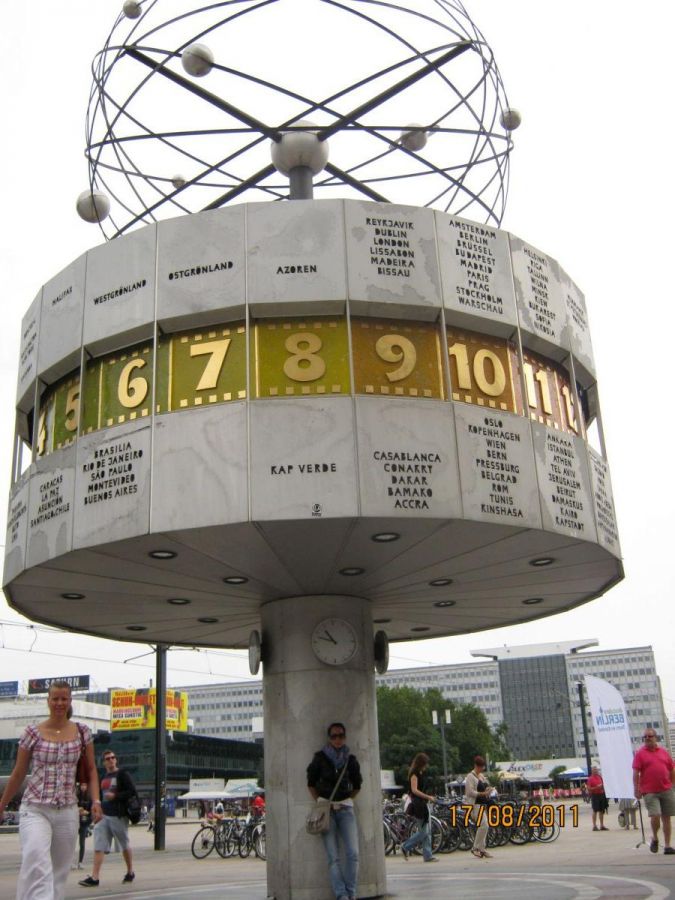 Часы мира на Александерплац. Берлин