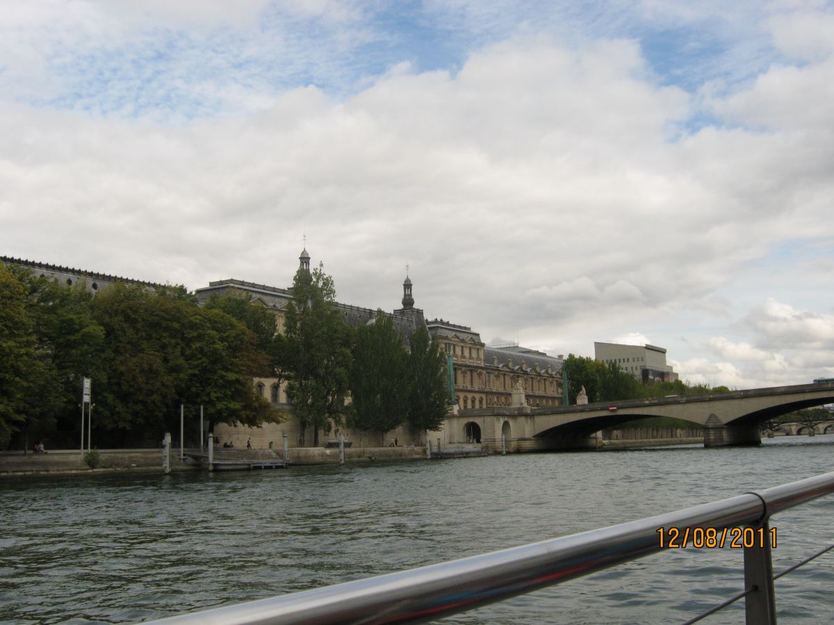 Прогулка на кораблике по Сене. Париж