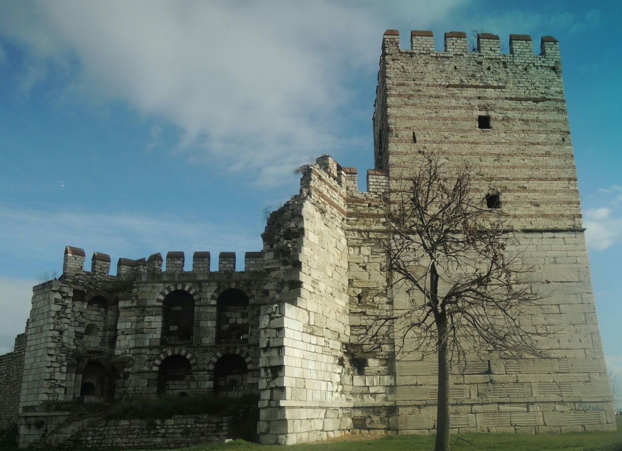 Стены древнего Константинополя