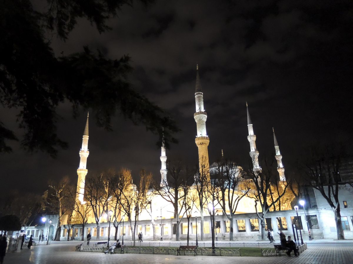 Голубая мечеть  - одна из главных достопримечательностей Стамбула