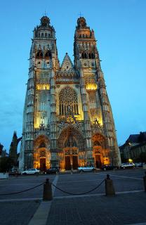 390px-Tours-2.jpg
