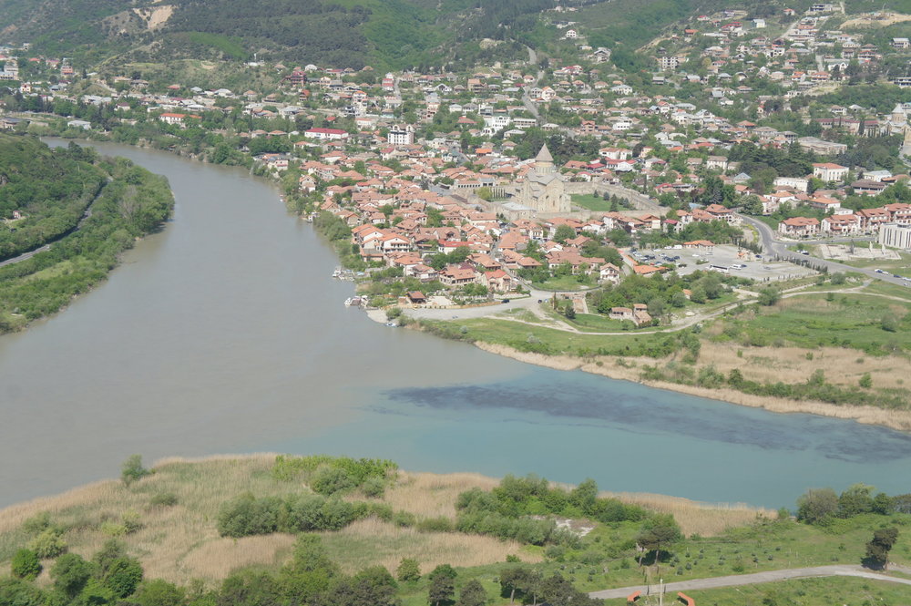 DSC02617 Грузия храм Джвари у слияния Куры и Арагви.JPG