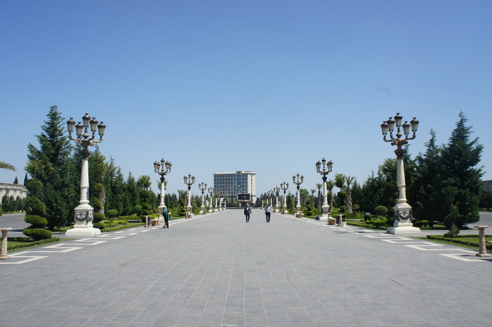 DSC02902  Азербайджан Гянджа парк Гейдара Алиева.JPG