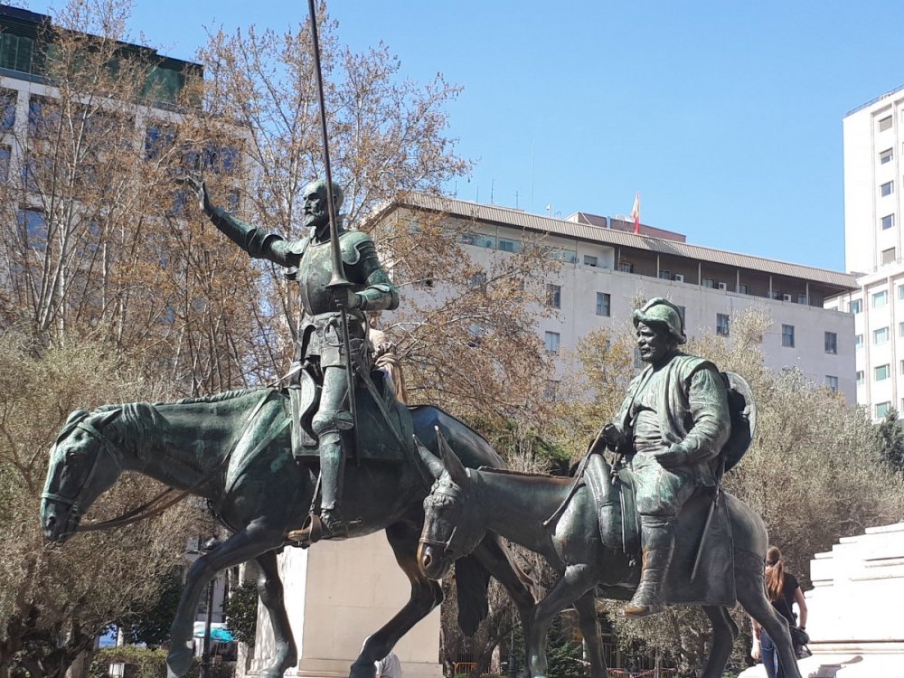 Мадрид. Дон Кихот и Санчо Панса.jpg