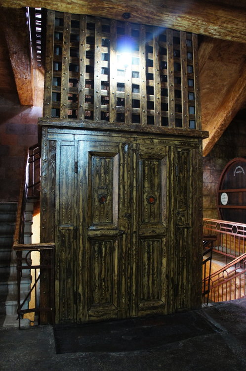 DSC03404     Армения Ереван  коньячный завод %22Ной%22  .JPG