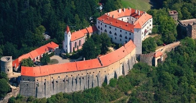 00 zamok_bitov_0.jpg