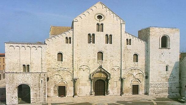 базилика-святого-николая-угодника-в-апулии[1].jpg