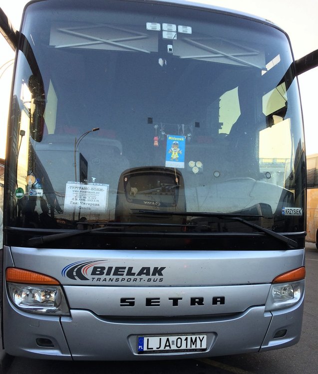 18.06.20_02_Польша_ Поджеро_ наш автобус.JPG