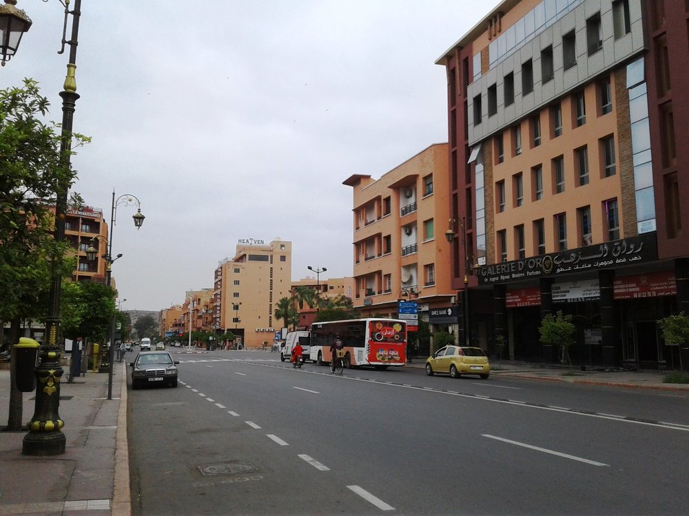 главная улица у отеля.jpg