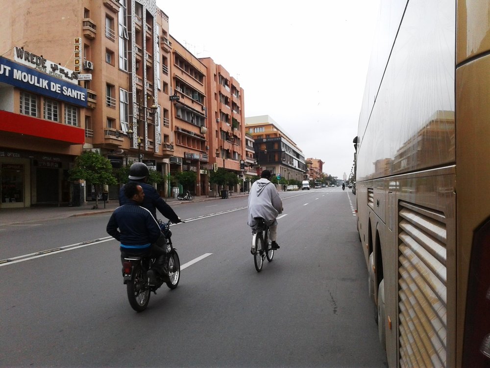 главная улица у отеля вид в центр.jpg