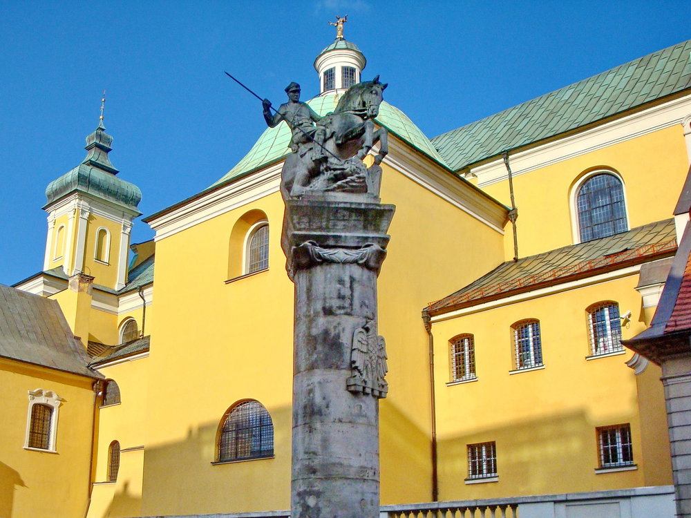 DSC00184-Памятник 15-му уланскому полку.JPG