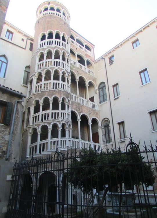 IMG_1082_Scala Contarini del Bovolo.JPG