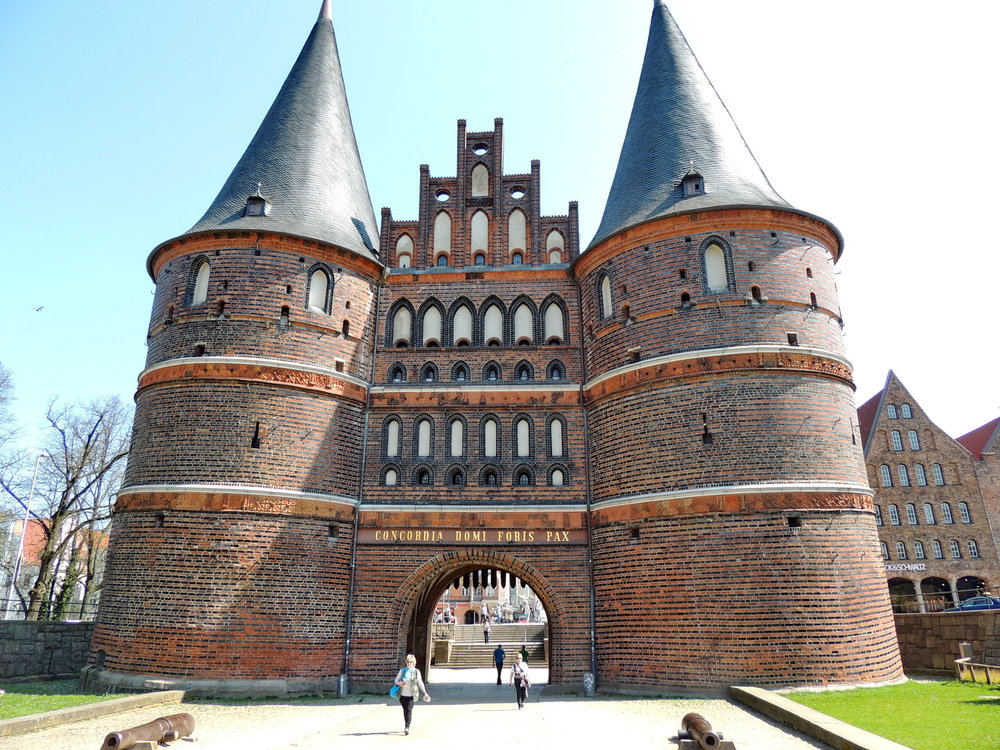 DSCN9192-Голштинские ворота-Холстентор.JPG