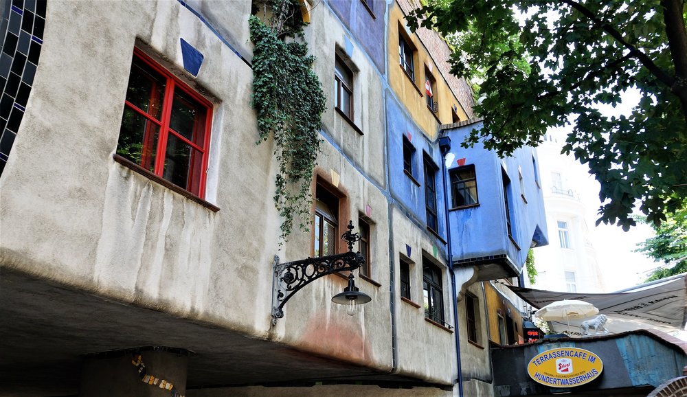 18.06.21_025_ Вена_ дом Хундервассера.JPG