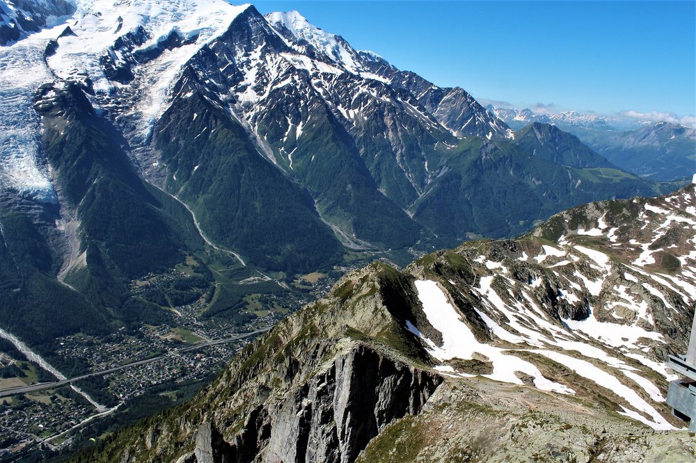 18.06.27_247_  Бревент (2525м)- Мон-Блан внизу Шамони.JPG