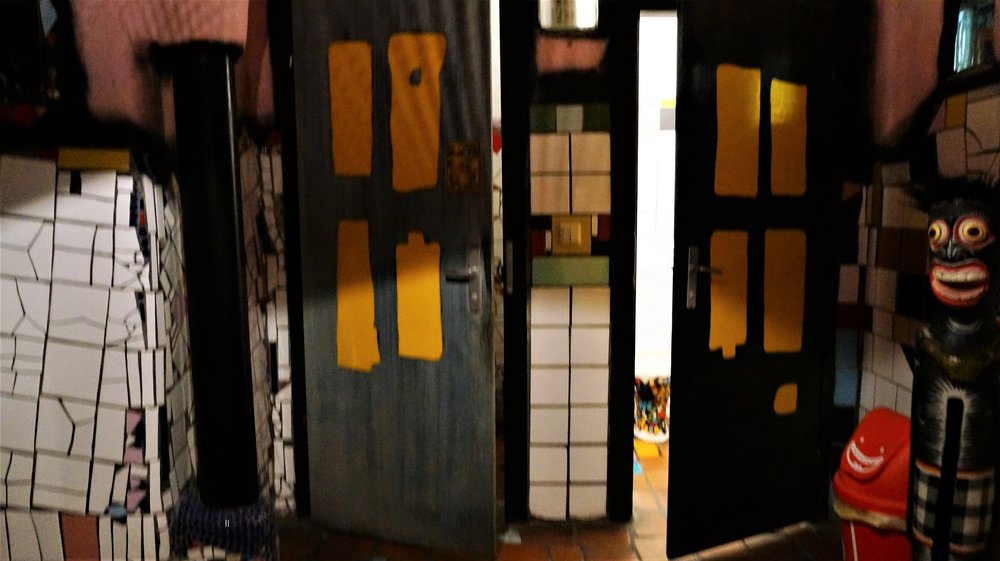 18.06.21_051_ Вена_WC у дома Х-ра.JPG