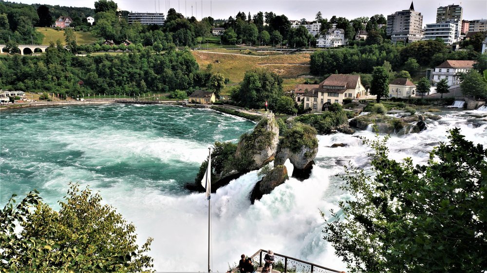 18.06.24_049_  Швейцария_ Рейнский водопад.JPG