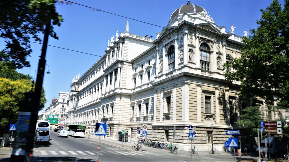 18.06.21_001_ Вена.JPG