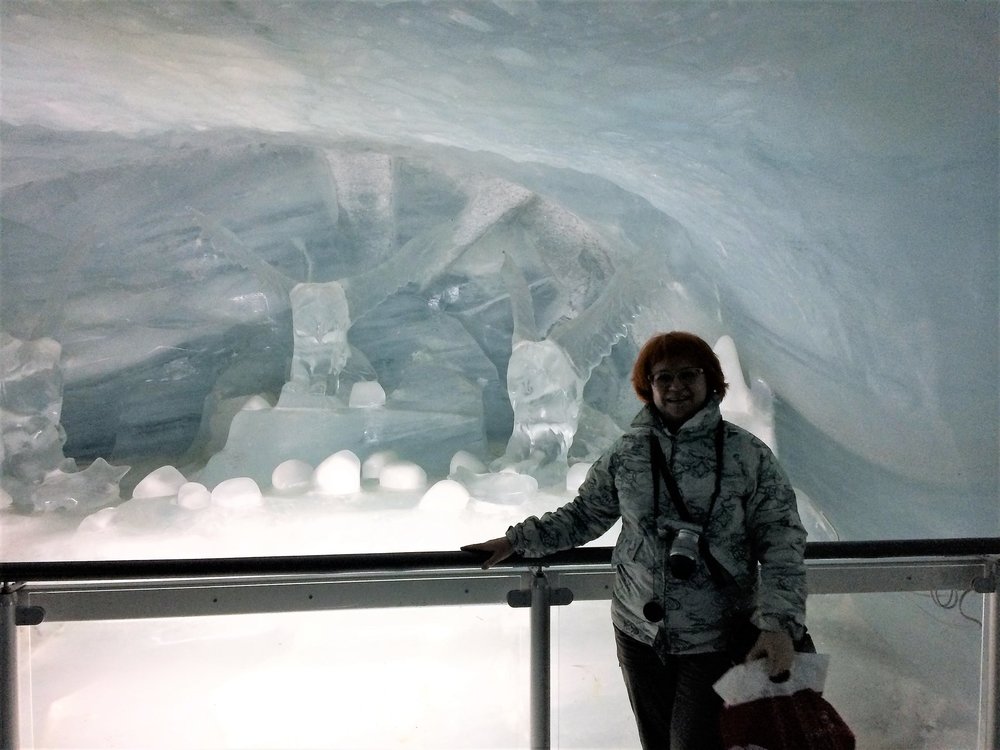 18.06.25_231_ на Юнграуйох_ Ледниковый дворец.JPG