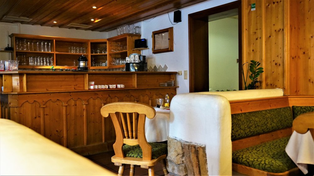 18.06.22_140_  Хальштатт_обед в рыбном ресторане.JPG