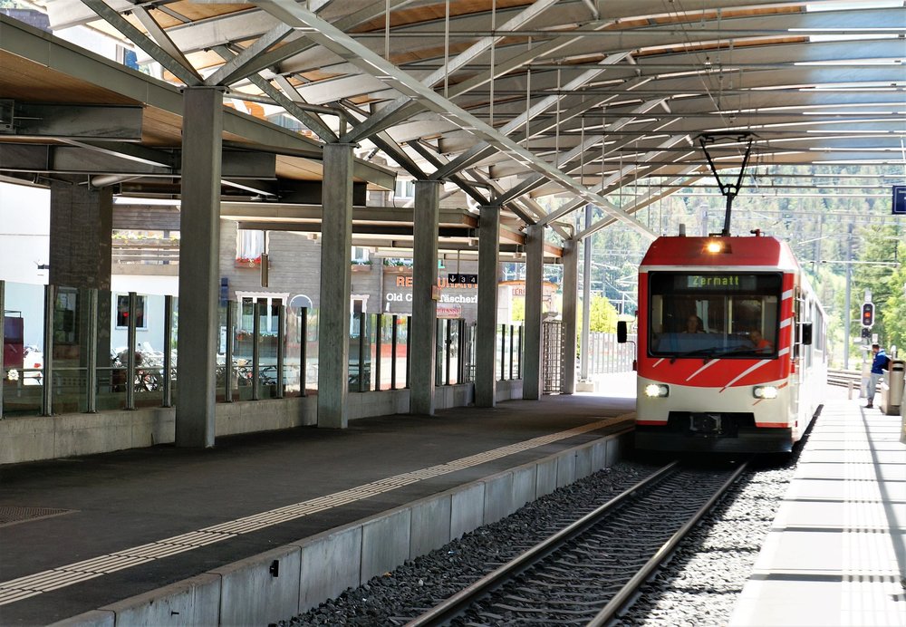 18.06.28_069_ Швейцария_ к Цирматту_ ст.Тэш.JPG