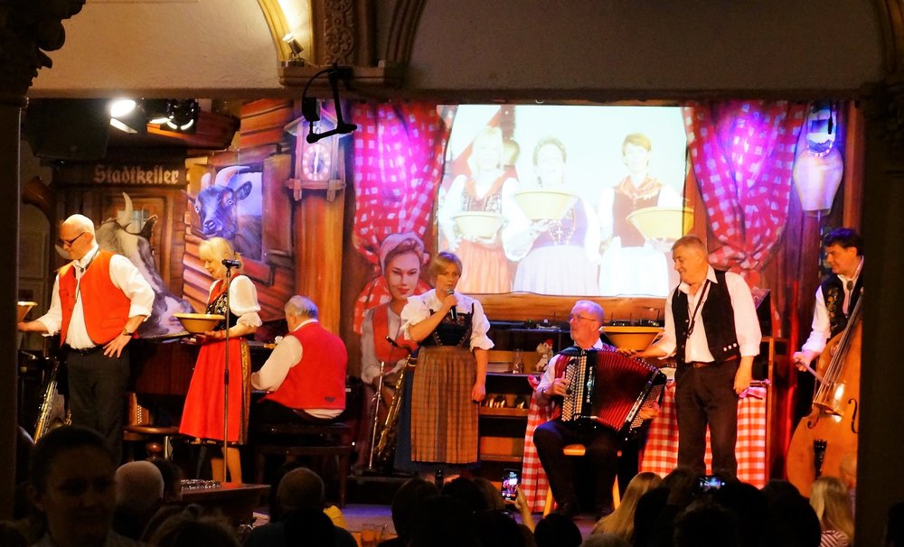 18.06.24_594_  Швейцария_ Люцерн_ужин_2.JPG