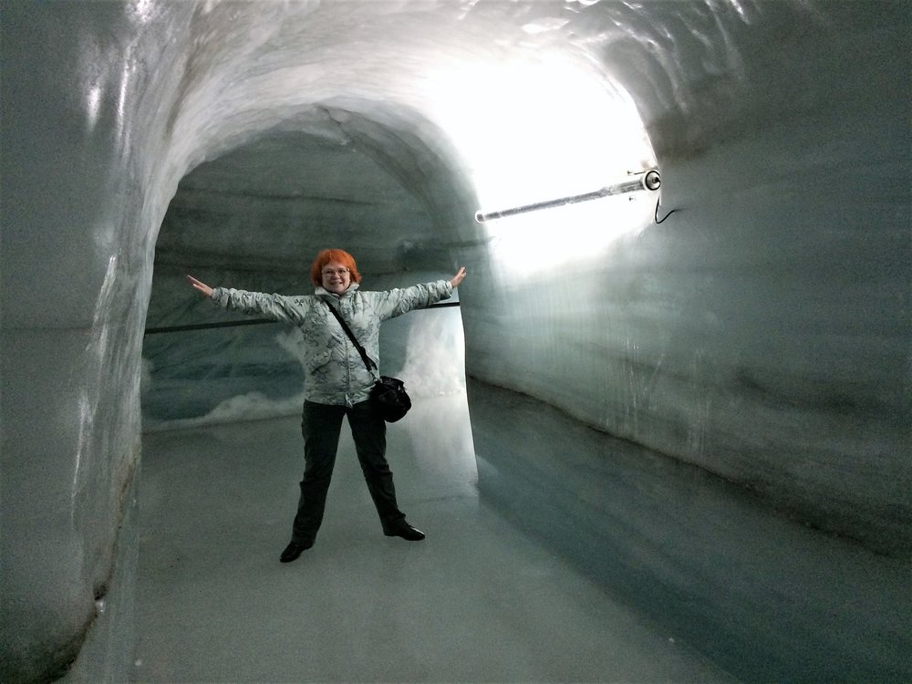 18.06.25_240_ на Юнграуйох_ Ледниковый дворец.JPG