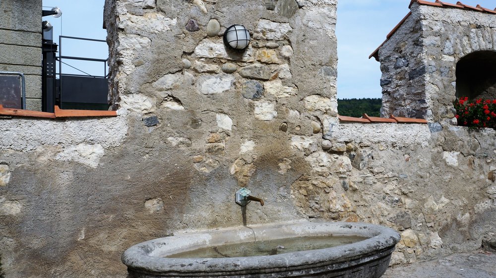 18.06.24_038_  Швейцария_ Рейнский водопад.JPG