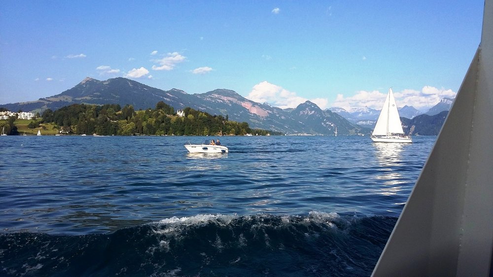 Озеро 4 кантонов.jpg