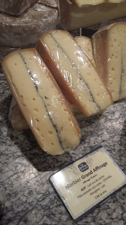 Сыр Морбье в Шамони.jpg