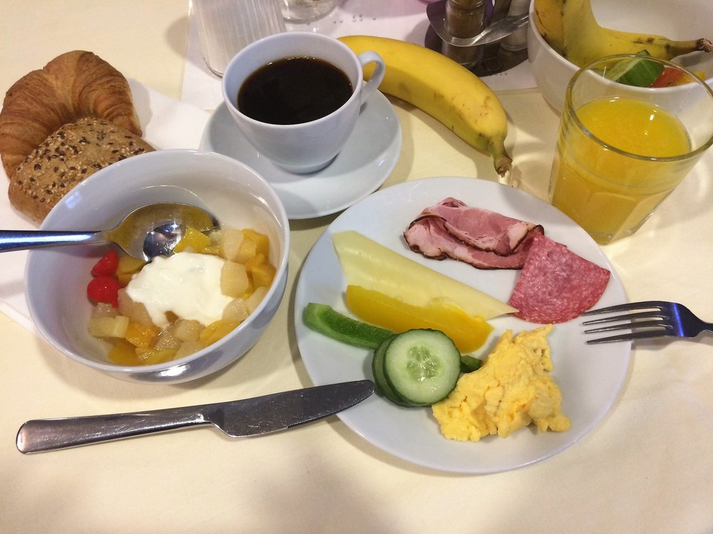 18.06.22_07_ Завтрак в отеле.JPG