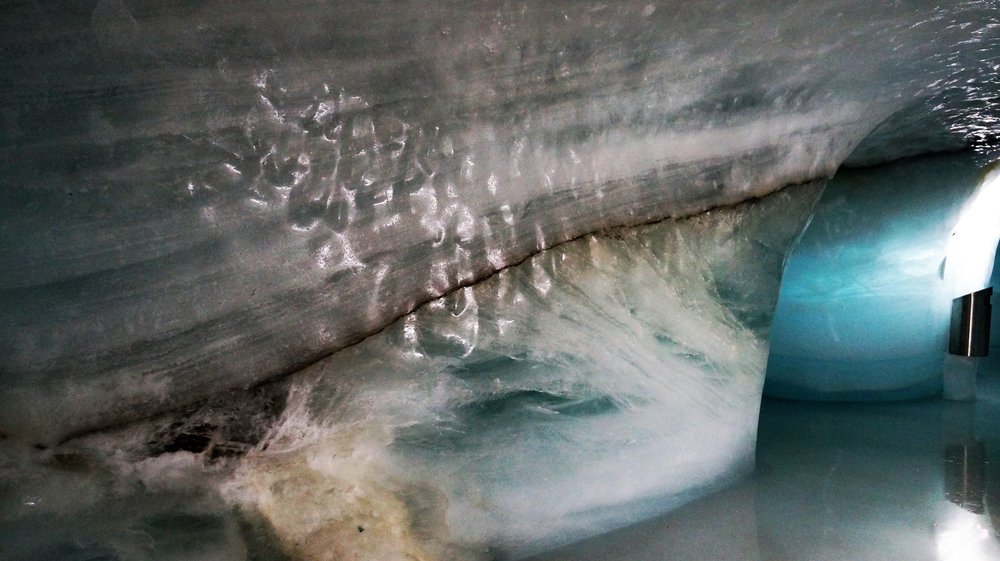 18.06.25_245_ на Юнграуйох_ Ледниковый дворец.JPG