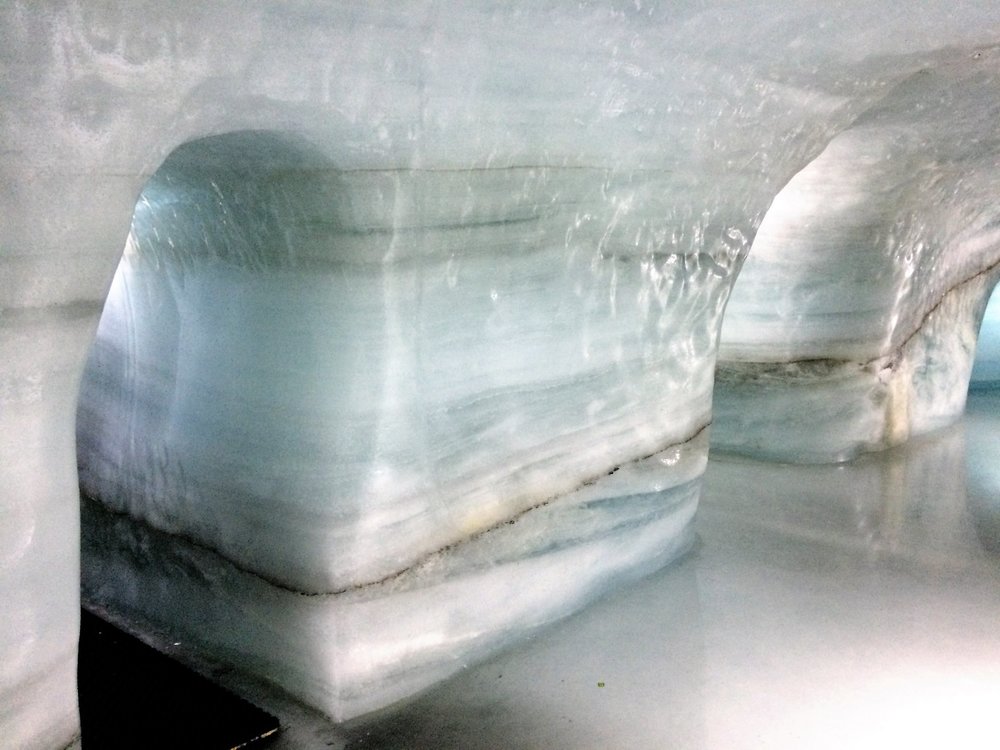 18.06.25_246_ на Юнграуйох_ Ледниковый дворец.JPG