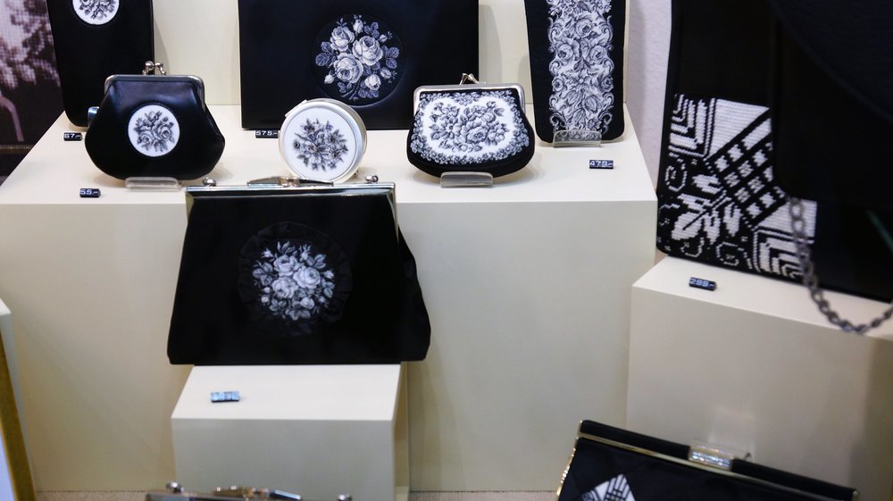 18.06.21_075_ Вена_ сувенирка в Хофбурге.JPG