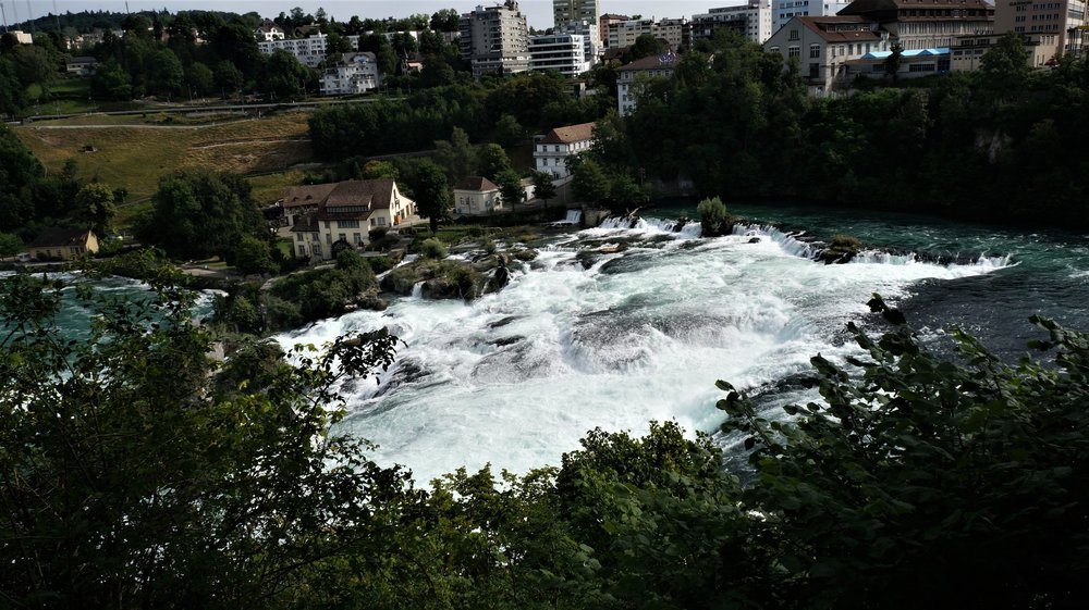 18.06.24_040_  Швейцария_ Рейнский водопад.JPG