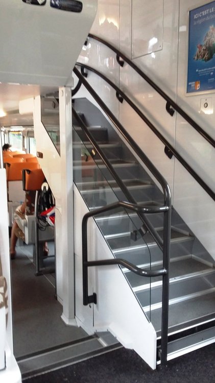 Электричка из Больё в Ниццу.jpg