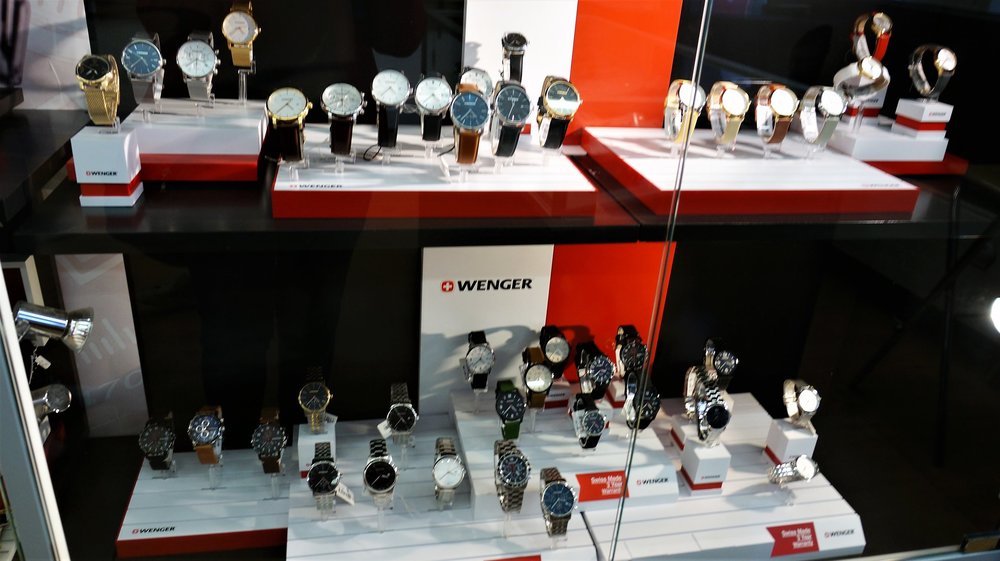 18.06.24_475_  Швейцария_ Люцерн_м-н где куплены ножи_2.JPG