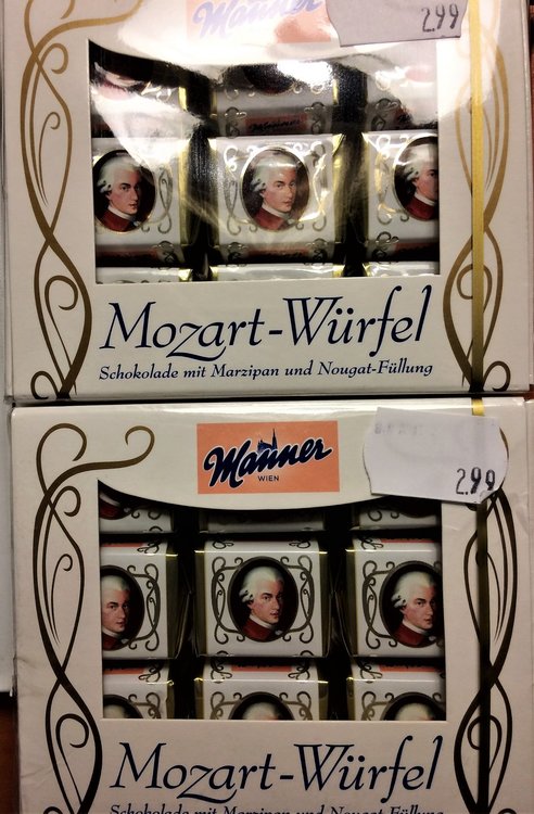 18.06.22_ Шоколад Моцарт_ Санкт-Вольфганг.JPG