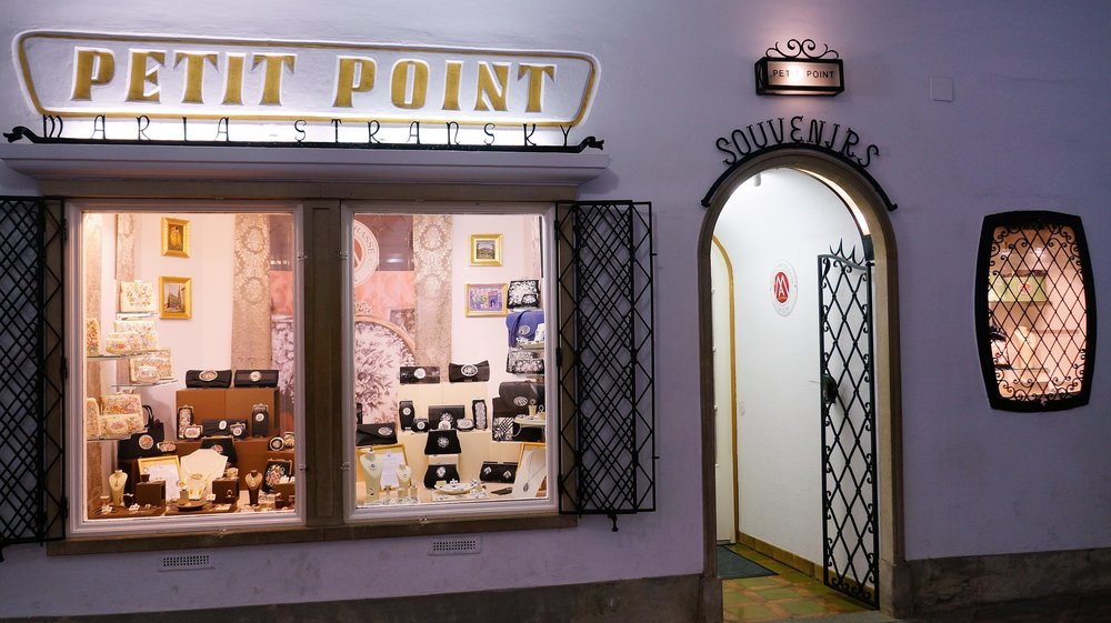 18.06.21_065_ Вена_ сувенирка в Хофбурге.JPG