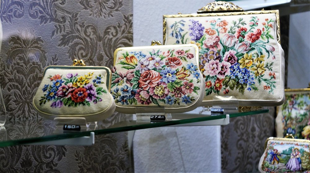 18.06.21_070_ Вена_ сувенирка в Хофбурге.JPG