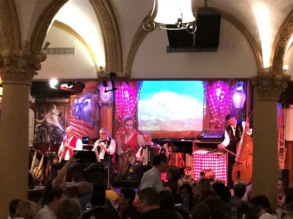 18.06.24_592_  Швейцария_ Люцерн_ужин.JPG